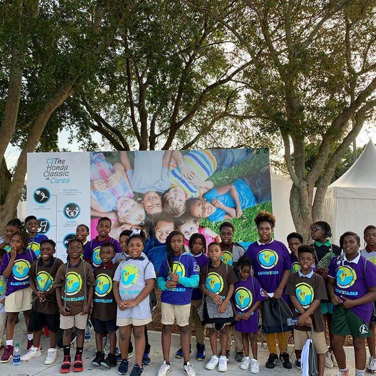 Love Our Nation students at a community field trip